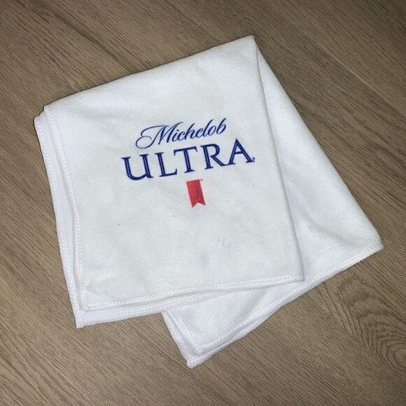 Michelob bundle Bag, koozies, towel & 💦 canteen - Picture 5 of 10